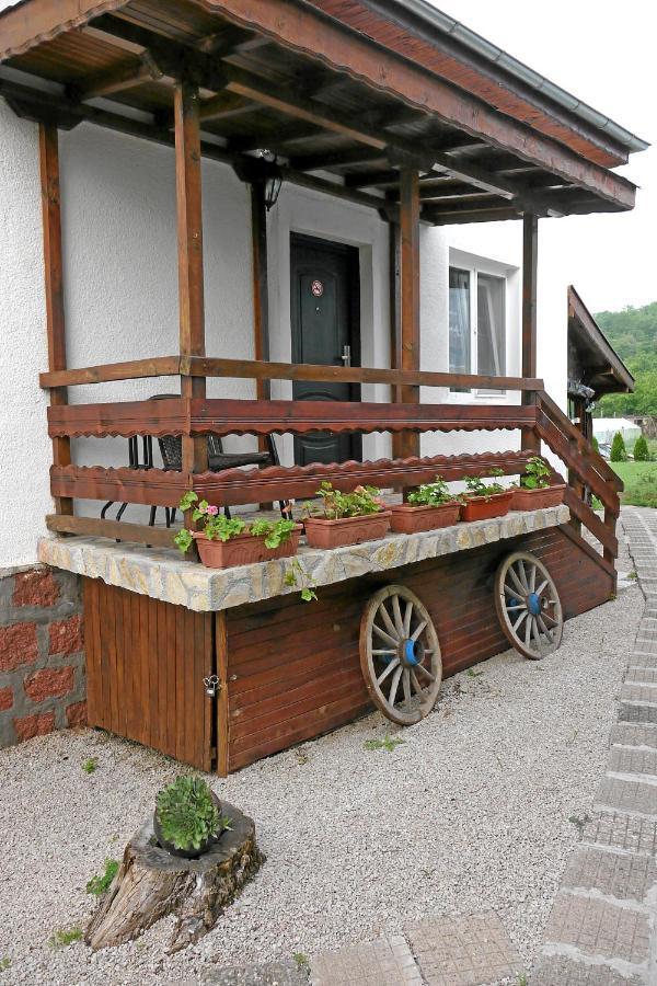 Guest House Medina Belogradtsjik Buitenkant foto